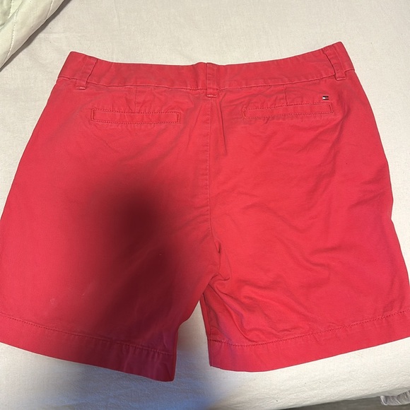 Coral Tommy Hilfiger size 8 shorts - Picture 2 of 3